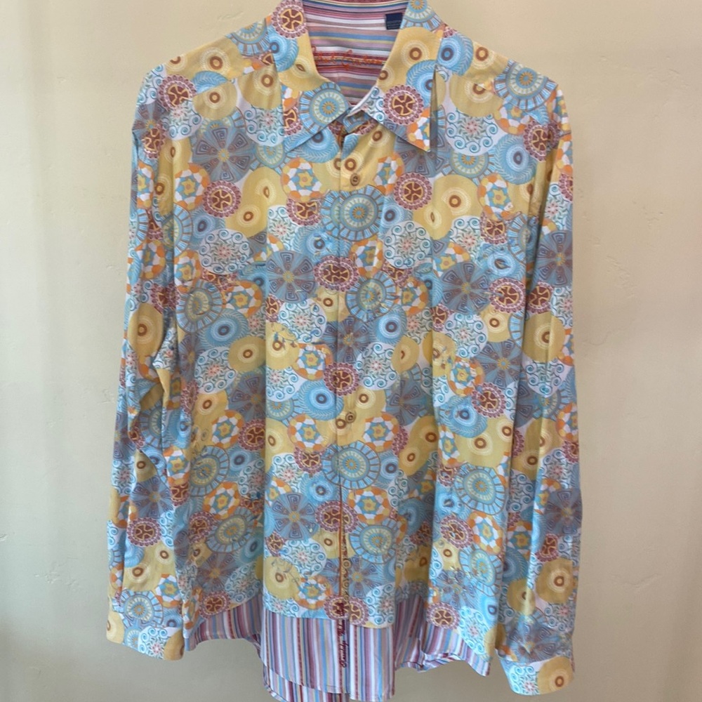 Robert Graham long sleeve button down shirt, size XL. Fun paisley & stripe print